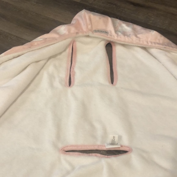 Blankets & Beyond Car seat Blanket - Picture 2 of 4